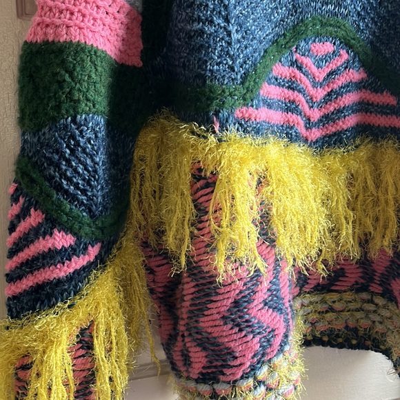Zara maximalist knit sweater with fringe - Picture 3 of 4